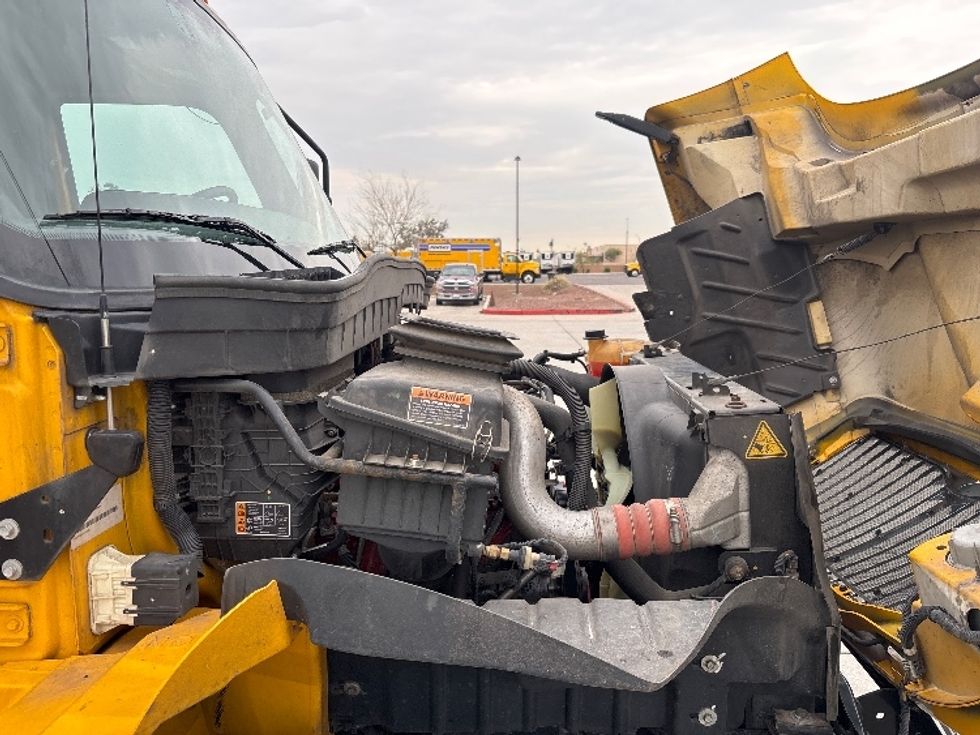 Medium Duty Box Truck-Light and Medium Duty Trucks-International-2021-MV607-Phoenix-AZ-201,046\n\t\tmiles-$ 42,000 - Image 23