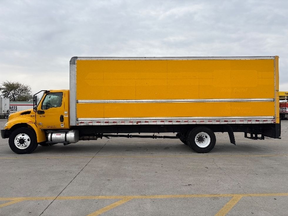 Medium Duty Box Truck-Light and Medium Duty Trucks-International-2021-MV607-Phoenix-AZ-201,046\n\t\tmiles-$ 42,000 - Image 4