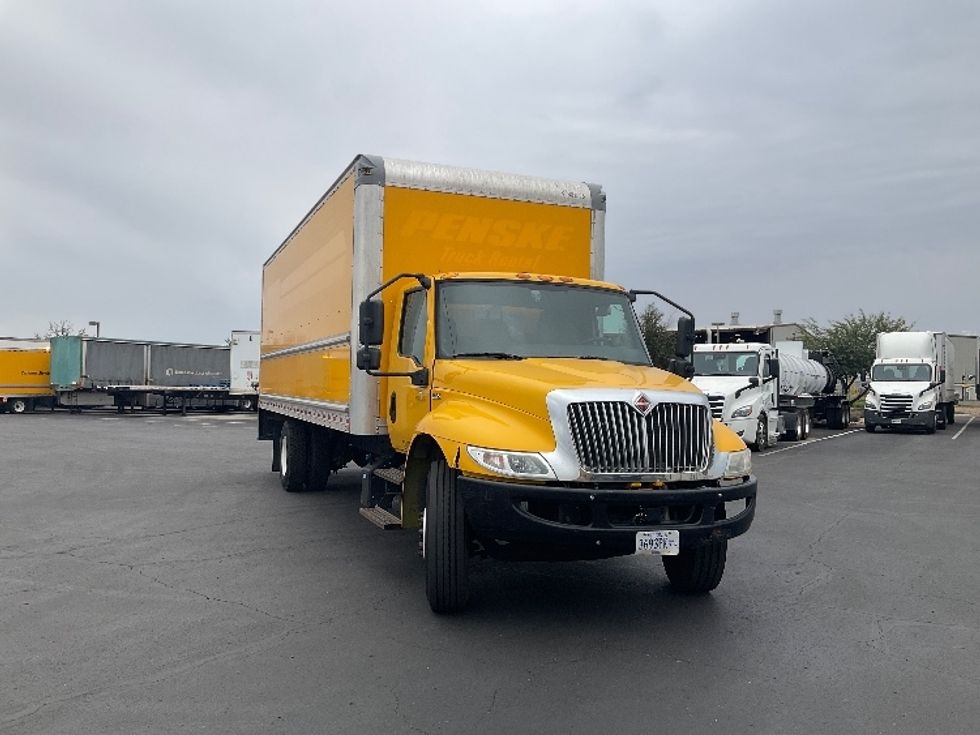 Medium Duty Box Truck-Light and Medium Duty Trucks-International-2021-MV607-Phoenix-AZ-203,676\n\t\tmiles-$ 41,750 - Image 1