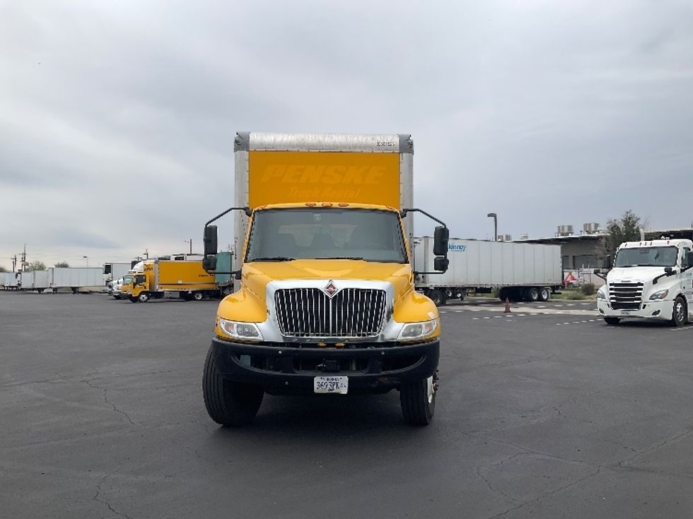 Medium Duty Box Truck-Light and Medium Duty Trucks-International-2021-MV607-Phoenix-AZ-203,676\n\t\tmiles-$ 41,750 - Image 2