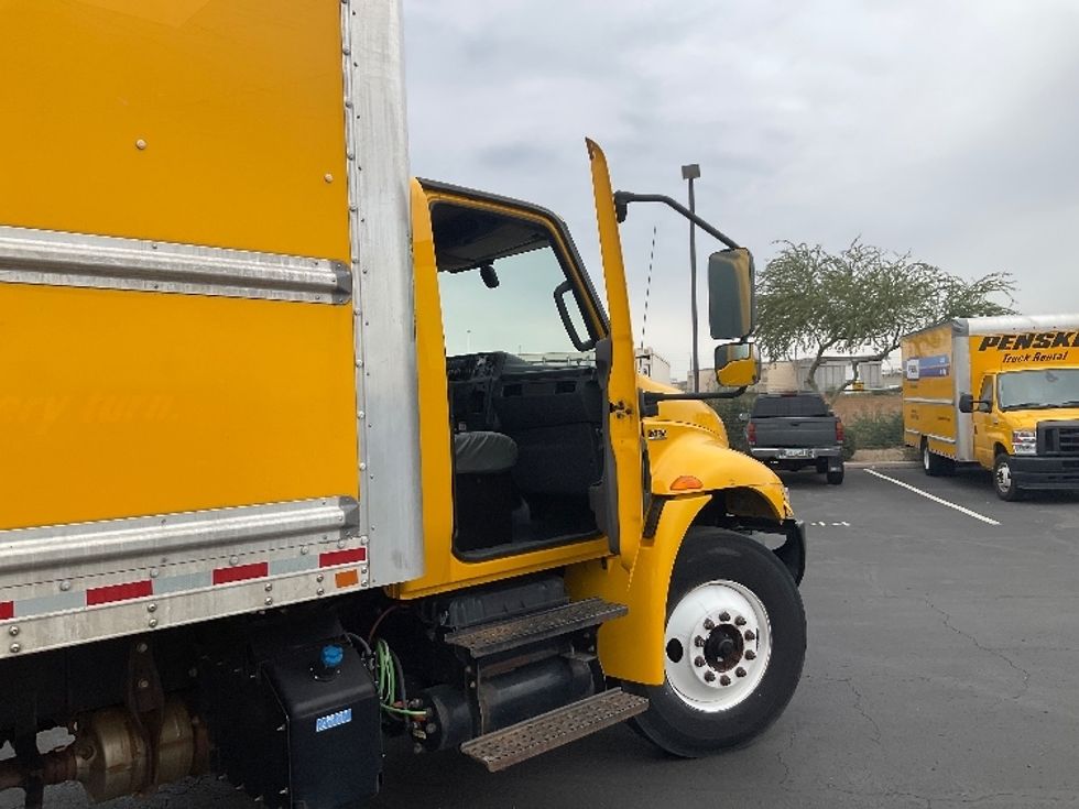 Medium Duty Box Truck-Light and Medium Duty Trucks-International-2021-MV607-Phoenix-AZ-203,676\n\t\tmiles-$ 41,750 - Image 20