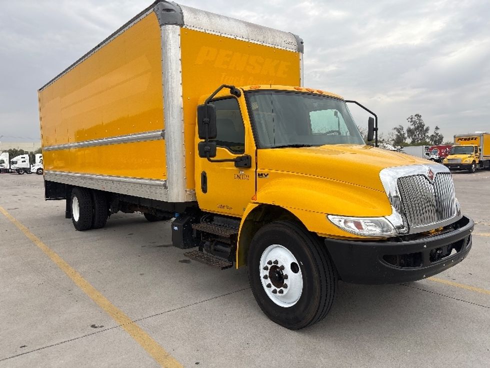 Medium Duty Box Truck-Light and Medium Duty Trucks-International-2021-MV607-Phoenix-AZ-207,276\n\t\tmiles-$ 41,250 - Image 1