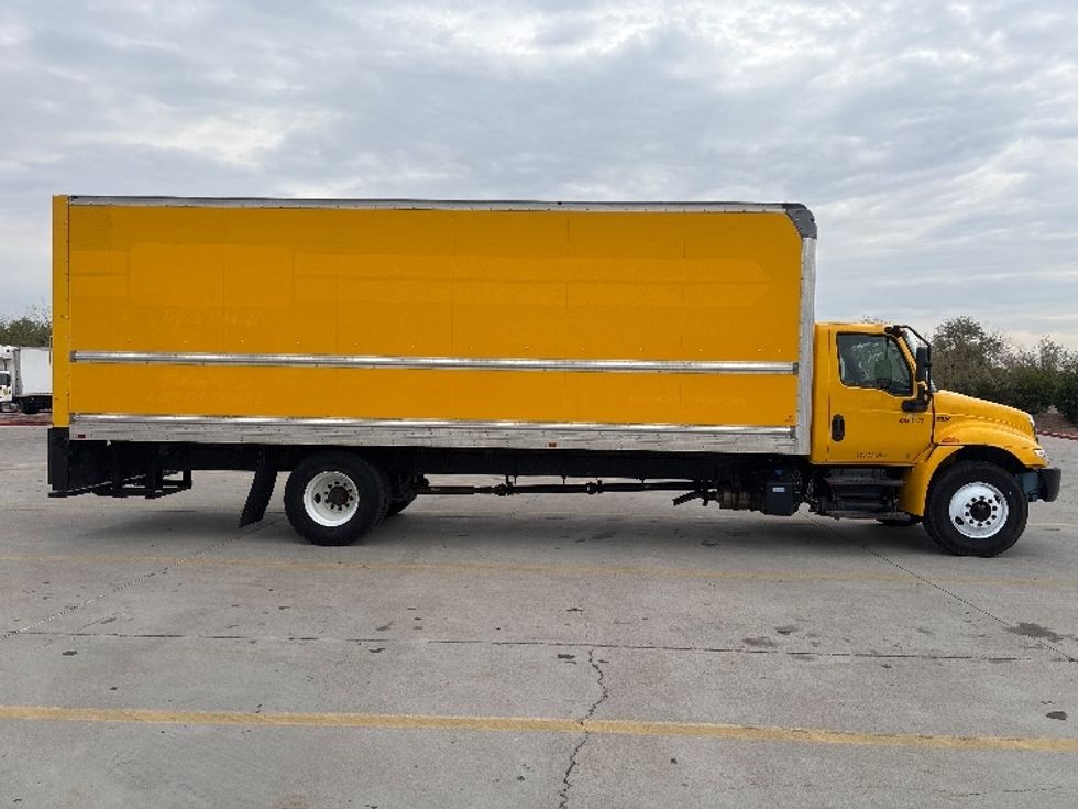 Medium Duty Box Truck-Light and Medium Duty Trucks-International-2021-MV607-Phoenix-AZ-207,276\n\t\tmiles-$ 41,250 - Image 15