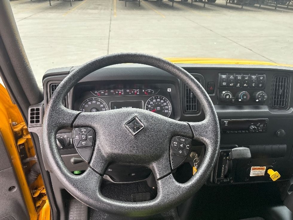 Medium Duty Box Truck-Light and Medium Duty Trucks-International-2021-MV607-Phoenix-AZ-207,276\n\t\tmiles-$ 41,250 - Image 17