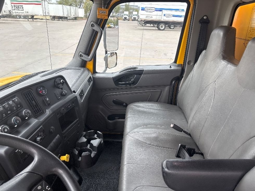 Medium Duty Box Truck-Light and Medium Duty Trucks-International-2021-MV607-Phoenix-AZ-207,276\n\t\tmiles-$ 41,250 - Image 18