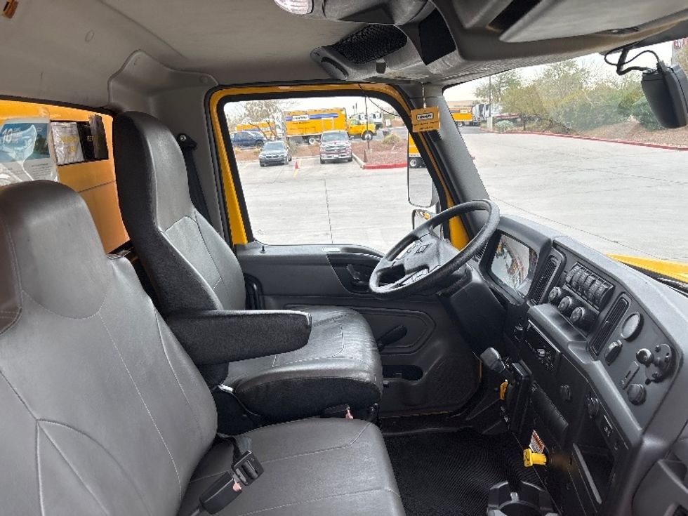 Medium Duty Box Truck-Light and Medium Duty Trucks-International-2021-MV607-Phoenix-AZ-207,276\n\t\tmiles-$ 41,250 - Image 21