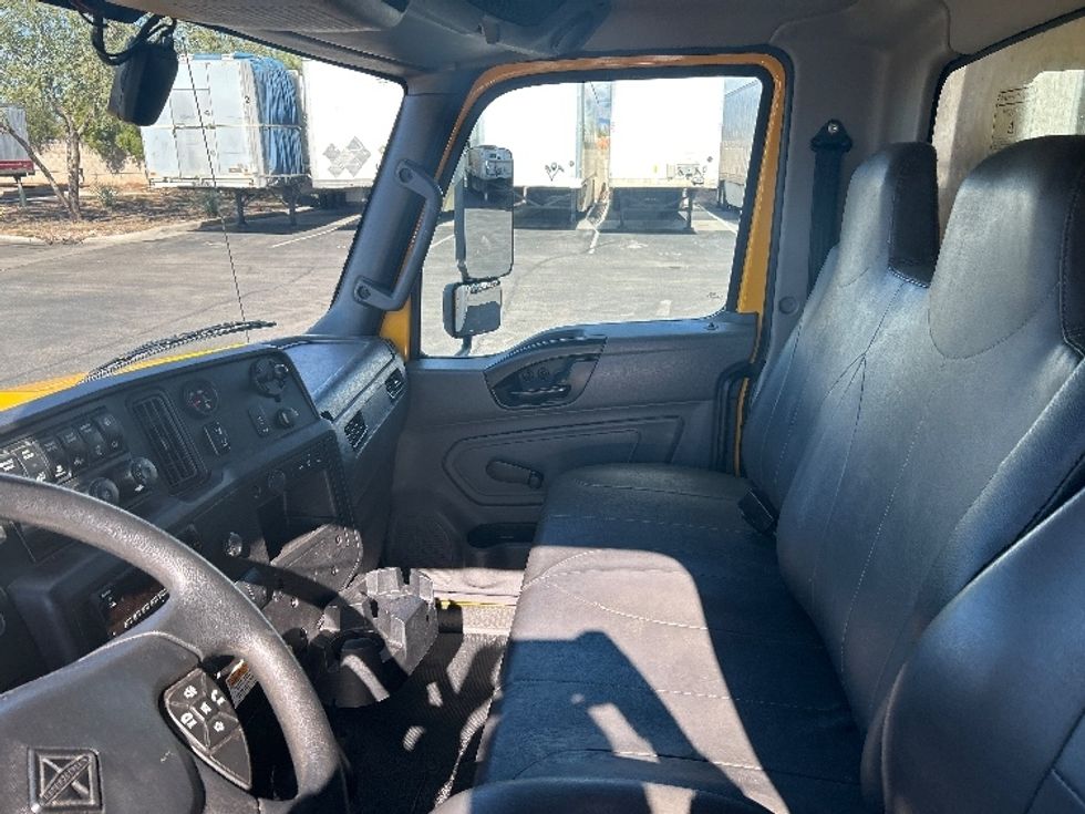 Medium Duty Box Truck-Light and Medium Duty Trucks-International-2021-MV607-Phoenix-AZ-208,408\n\t\tmiles-$ 41,000 - Image 18