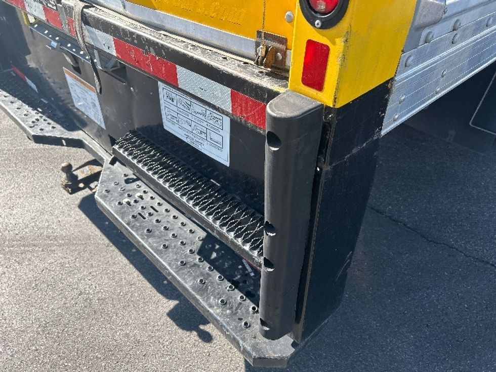 Medium Duty Box Truck-Light and Medium Duty Trucks-International-2021-MV607-Phoenix-AZ-208,408\n\t\tmiles-$ 41,000 - Image 25