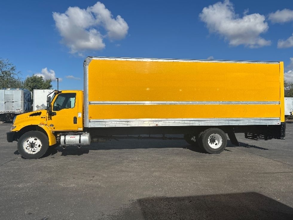 Medium Duty Box Truck-Light and Medium Duty Trucks-International-2021-MV607-Phoenix-AZ-208,408\n\t\tmiles-$ 41,000 - Image 4