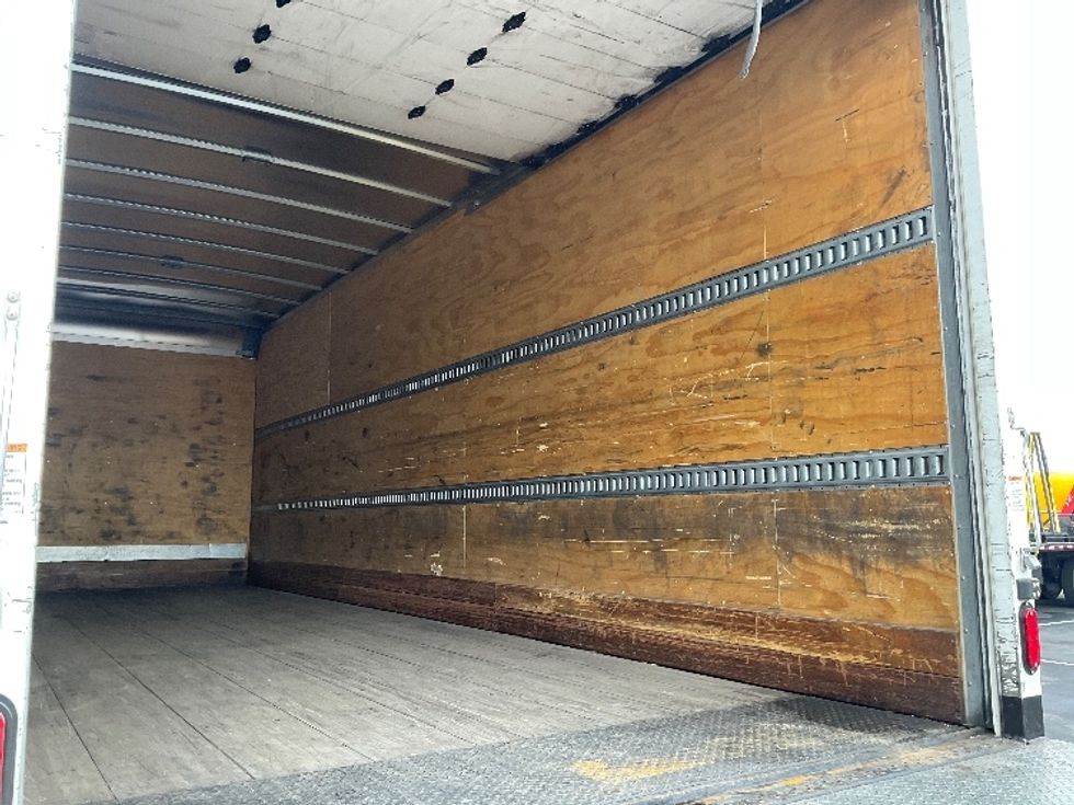 Medium Duty Box Truck-Light and Medium Duty Trucks-International-2021-MV607-Phoenix-AZ-210,128\n\t\tmiles-$ 49,250 - Image 12