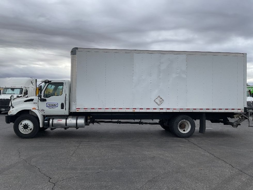 Medium Duty Box Truck-Light and Medium Duty Trucks-International-2021-MV607-Phoenix-AZ-210,128\n\t\tmiles-$ 49,250 - Image 4