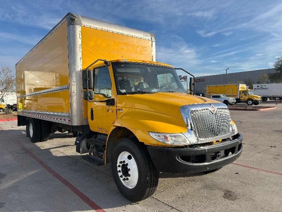 Medium Duty Box Truck-Light and Medium Duty Trucks-International-2021-MV607-Phoenix-AZ-210,225\n\t\tmiles-$ 40,750 - Image 1