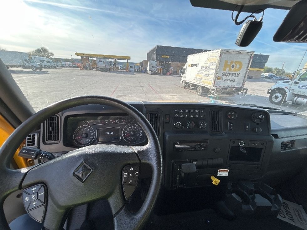 Medium Duty Box Truck-Light and Medium Duty Trucks-International-2021-MV607-Phoenix-AZ-210,225\n\t\tmiles-$ 40,750 - Image 13