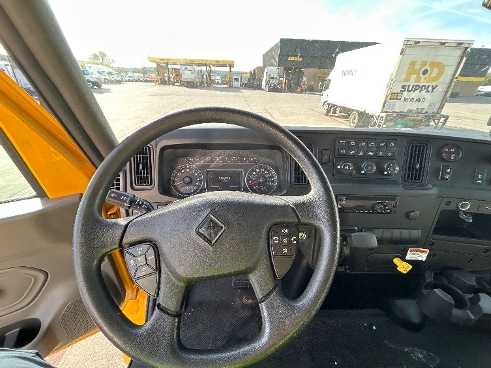 Medium Duty Box Truck-Light and Medium Duty Trucks-International-2021-MV607-Phoenix-AZ-210,225\n\t\tmiles-$ 40,750 - Image 14