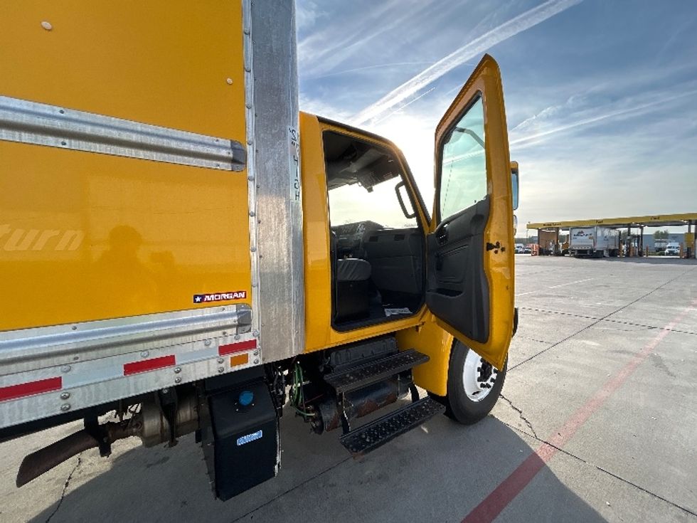 Medium Duty Box Truck-Light and Medium Duty Trucks-International-2021-MV607-Phoenix-AZ-210,225\n\t\tmiles-$ 40,750 - Image 16