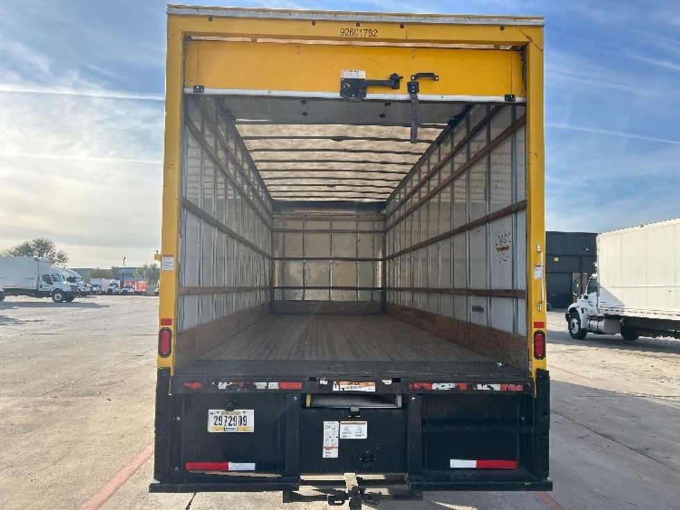 Medium Duty Box Truck-Light and Medium Duty Trucks-International-2021-MV607-Phoenix-AZ-210,225\n\t\tmiles-$ 40,750 - Image 6