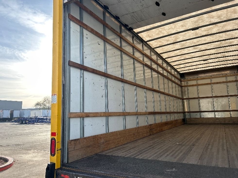 Medium Duty Box Truck-Light and Medium Duty Trucks-International-2021-MV607-Phoenix-AZ-210,225\n\t\tmiles-$ 40,750 - Image 9