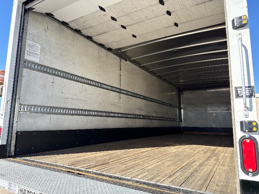 Medium Duty Box Truck-Light and Medium Duty Trucks-International-2021-MV607-Phoenix-AZ-211,026\n\t\tmiles-$ 46,250 - Image 11
