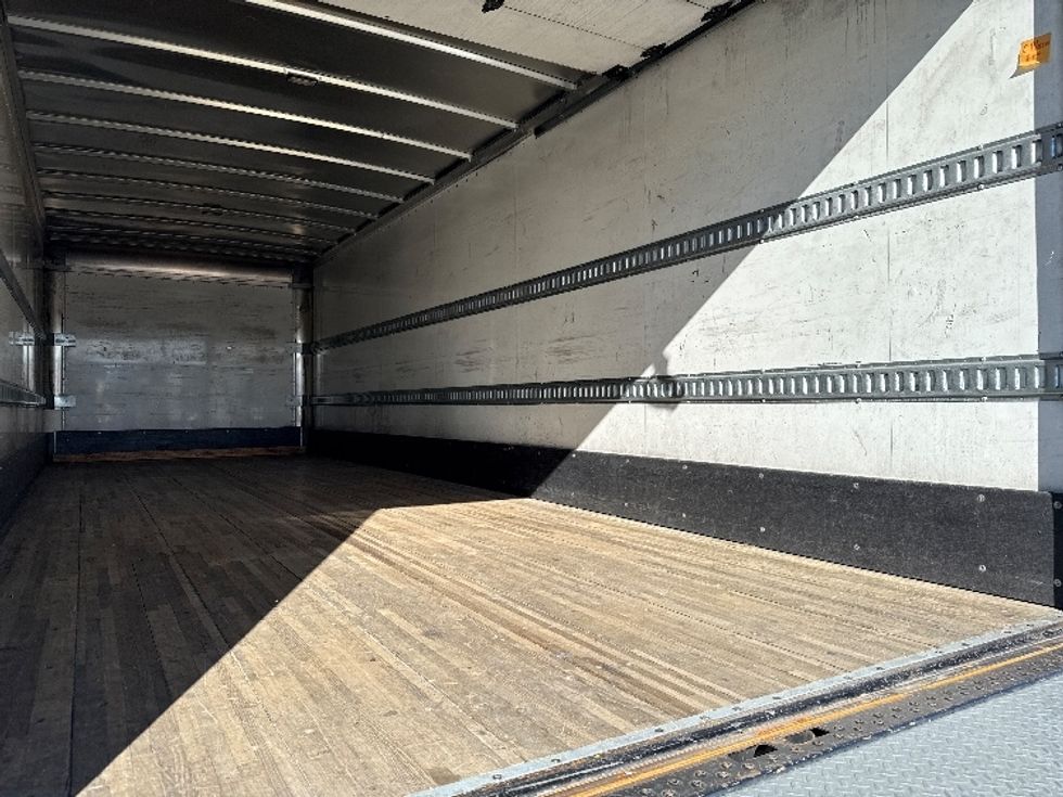 Medium Duty Box Truck-Light and Medium Duty Trucks-International-2021-MV607-Phoenix-AZ-211,026\n\t\tmiles-$ 46,250 - Image 12