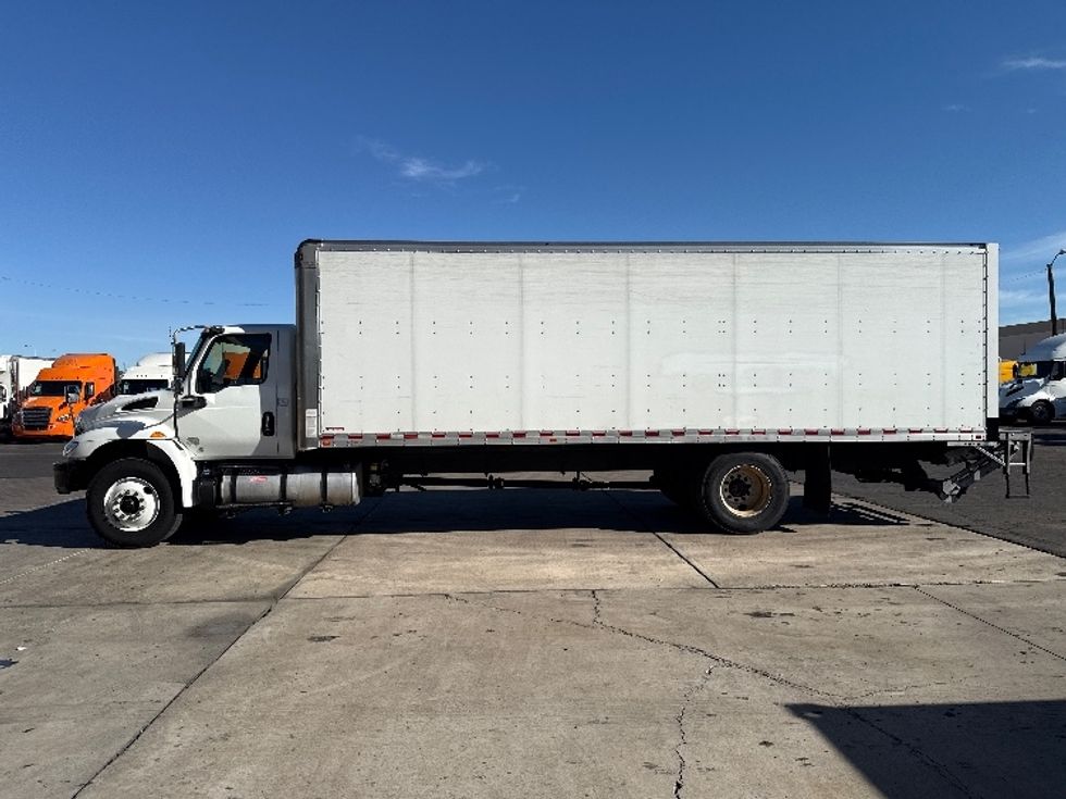 Medium Duty Box Truck-Light and Medium Duty Trucks-International-2021-MV607-Phoenix-AZ-211,026\n\t\tmiles-$ 46,250 - Image 15