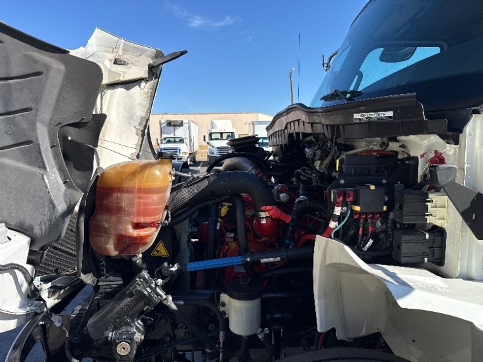 Medium Duty Box Truck-Light and Medium Duty Trucks-International-2021-MV607-Phoenix-AZ-211,026\n\t\tmiles-$ 46,250 - Image 22