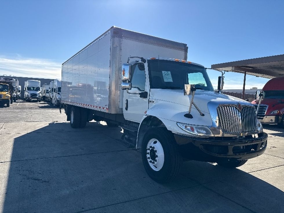 Medium Duty Box Truck-Light and Medium Duty Trucks-International-2021-MV607-Phoenix-AZ-211,026\n\t\tmiles-$ 46,250 - Image 3