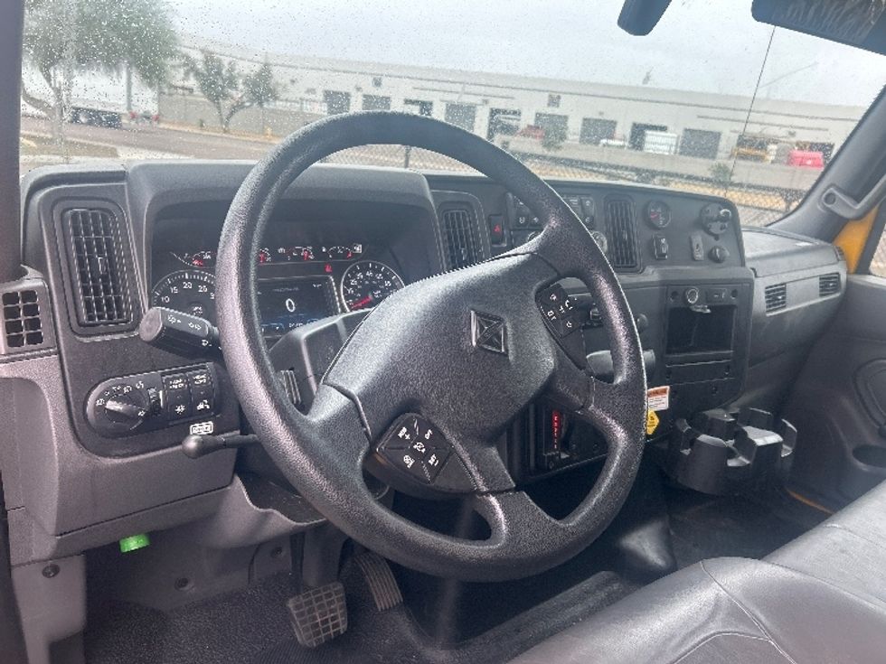 Medium Duty Box Truck-Light and Medium Duty Trucks-International-2021-MV607-Phoenix-AZ-211,364\n\t\tmiles-$ 40,750 - Image 17