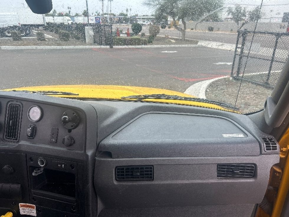 Medium Duty Box Truck-Light and Medium Duty Trucks-International-2021-MV607-Phoenix-AZ-211,364\n\t\tmiles-$ 40,750 - Image 21