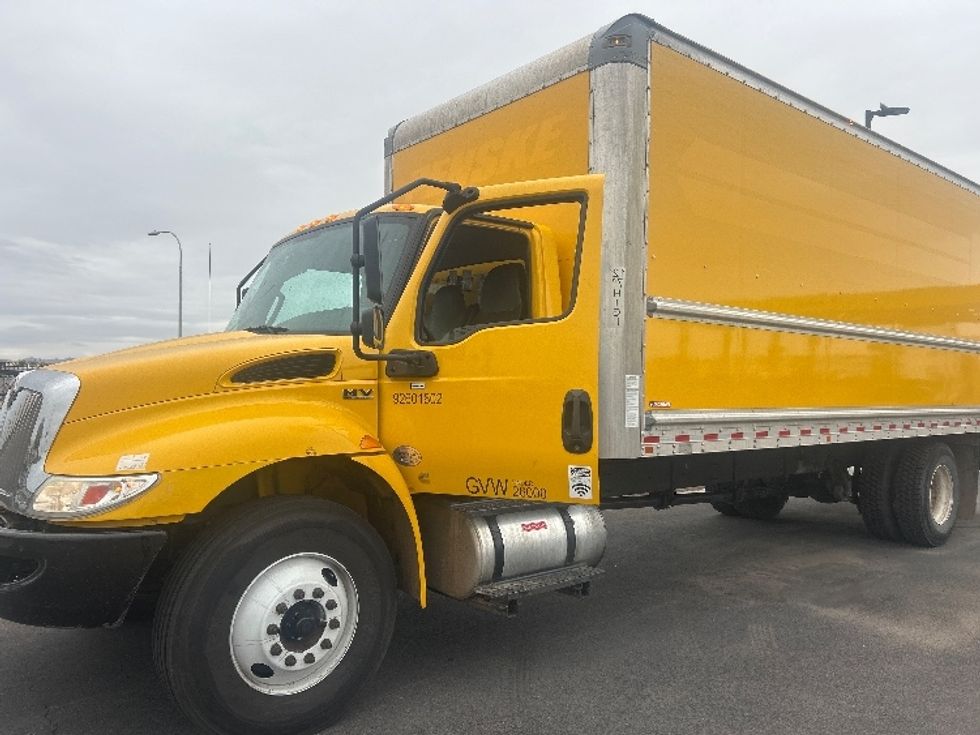 Medium Duty Box Truck-Light and Medium Duty Trucks-International-2021-MV607-Phoenix-AZ-211,364\n\t\tmiles-$ 40,750 - Image 3