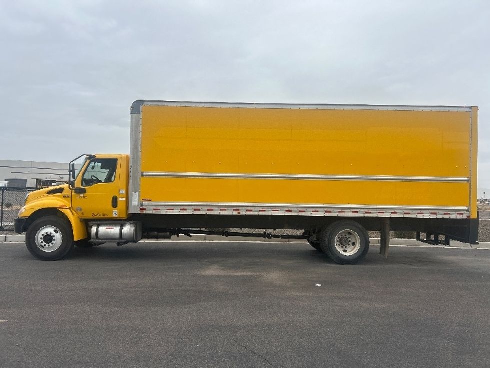 Medium Duty Box Truck-Light and Medium Duty Trucks-International-2021-MV607-Phoenix-AZ-211,364\n\t\tmiles-$ 40,750 - Image 4