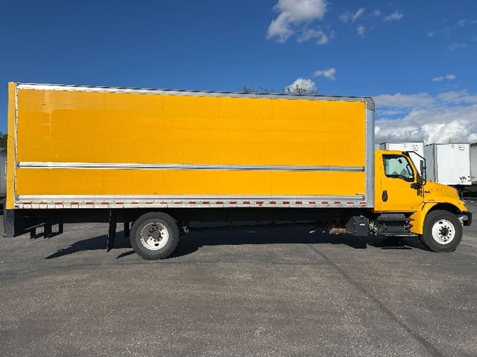 Medium Duty Box Truck-Light and Medium Duty Trucks-International-2021-MV607-Phoenix-AZ-214,691\n\t\tmiles-$ 40,250 - Image 14