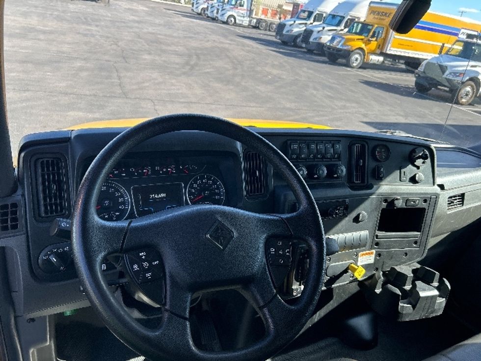 Medium Duty Box Truck-Light and Medium Duty Trucks-International-2021-MV607-Phoenix-AZ-214,691\n\t\tmiles-$ 40,250 - Image 16