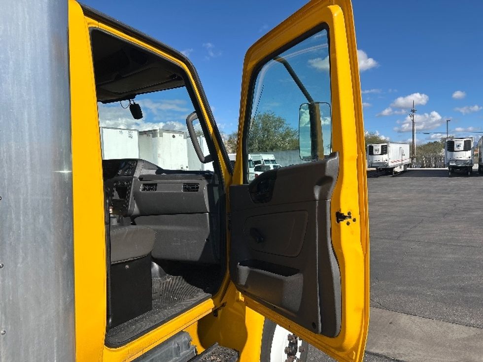 Medium Duty Box Truck-Light and Medium Duty Trucks-International-2021-MV607-Phoenix-AZ-214,691\n\t\tmiles-$ 40,250 - Image 19