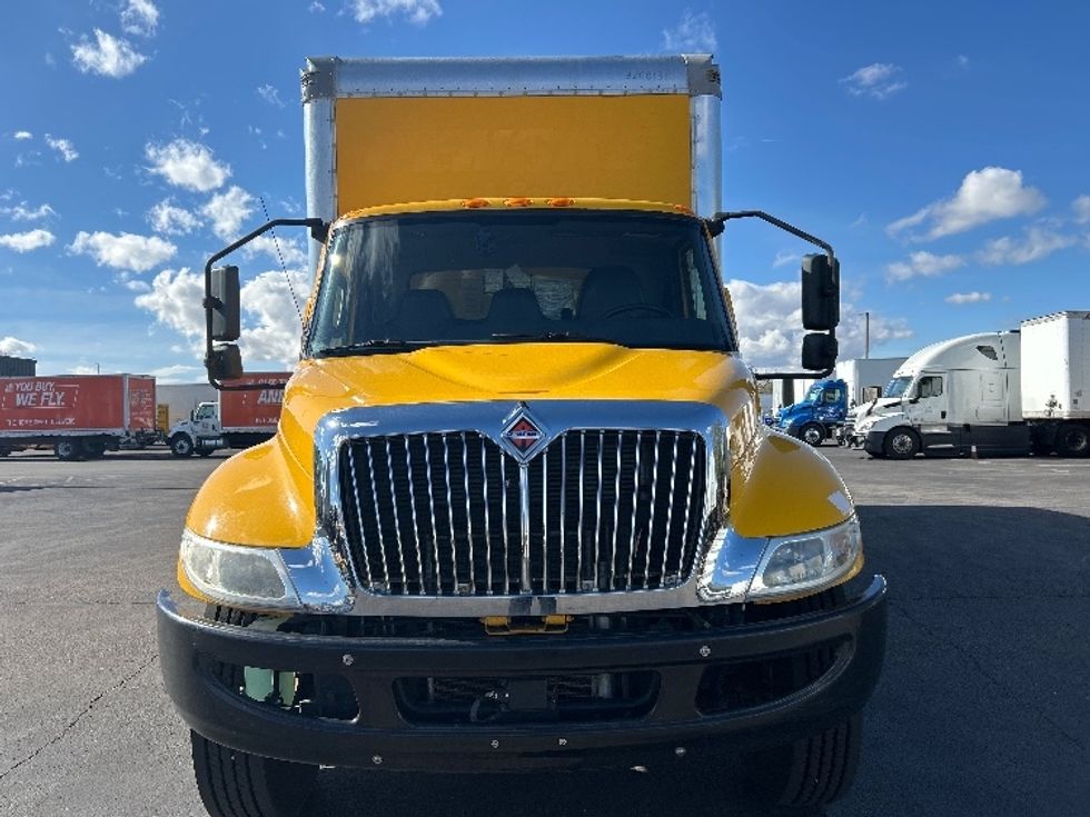 Medium Duty Box Truck-Light and Medium Duty Trucks-International-2021-MV607-Phoenix-AZ-214,691\n\t\tmiles-$ 40,250 - Image 2