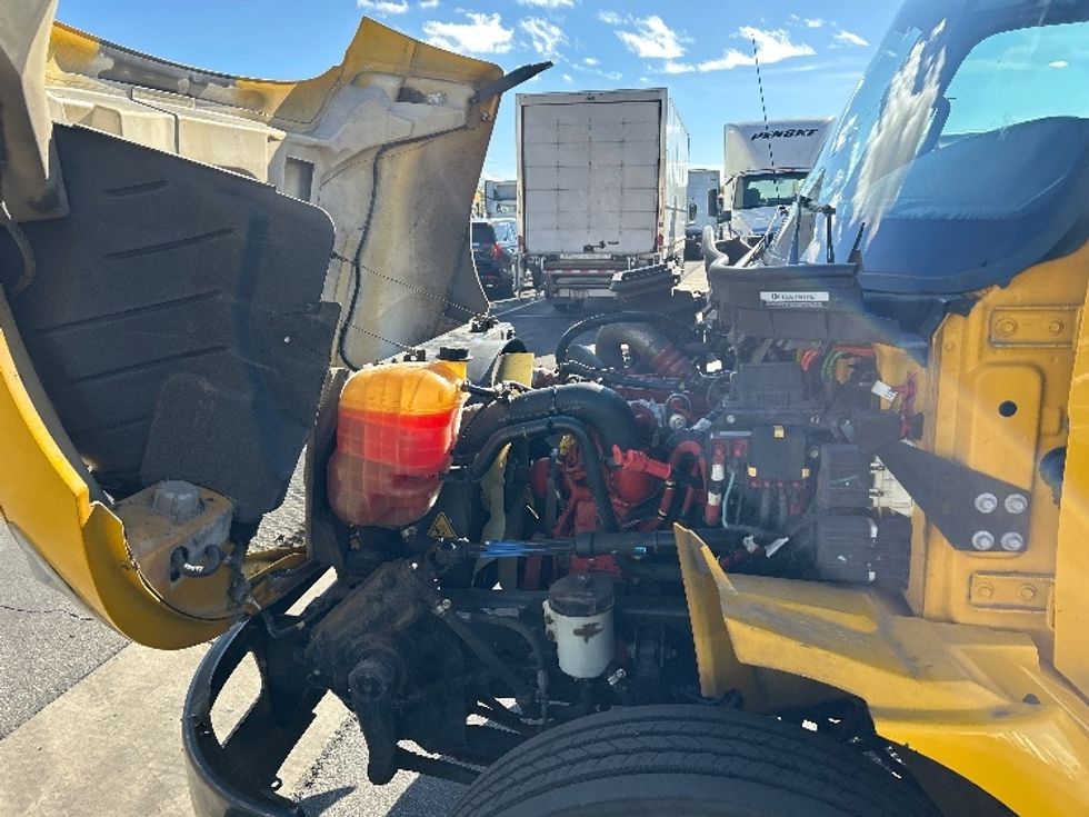 Medium Duty Box Truck-Light and Medium Duty Trucks-International-2021-MV607-Phoenix-AZ-214,691\n\t\tmiles-$ 40,250 - Image 23