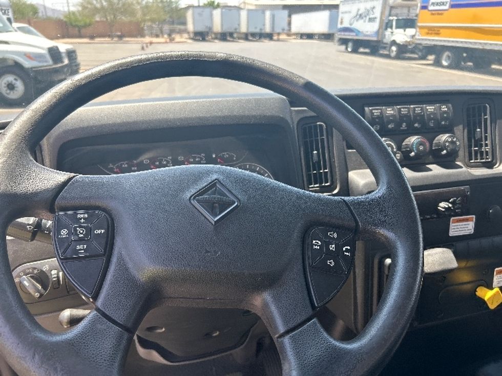Medium Duty Box Truck-Light and Medium Duty Trucks-International-2021-MV607-Phoenix-AZ-217,227\n\t\tmiles-$ 53,250 - Image 17
