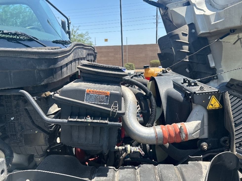 Medium Duty Box Truck-Light and Medium Duty Trucks-International-2021-MV607-Phoenix-AZ-217,227\n\t\tmiles-$ 53,250 - Image 23