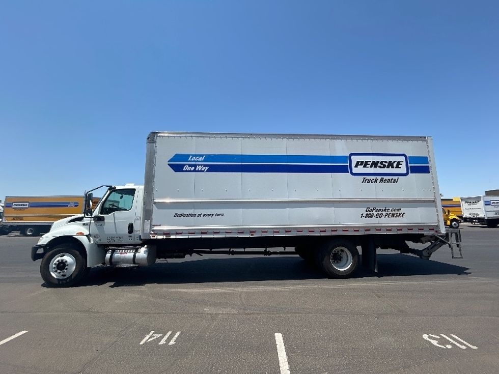 Medium Duty Box Truck-Light and Medium Duty Trucks-International-2021-MV607-Phoenix-AZ-217,227\n\t\tmiles-$ 53,250 - Image 4