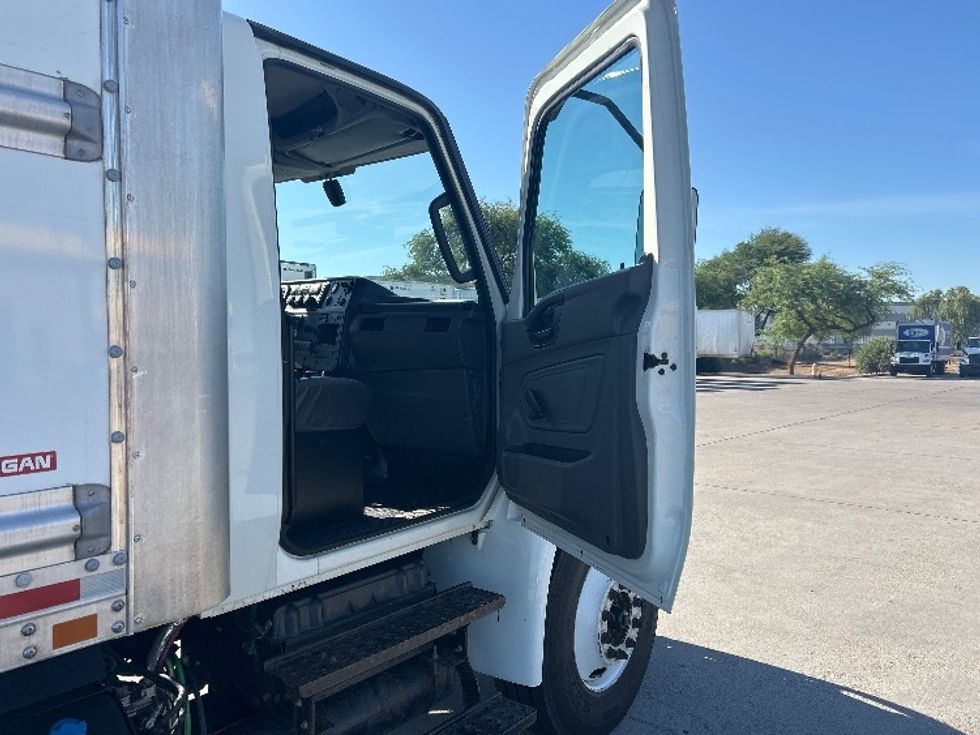 Medium Duty Box Truck-Light and Medium Duty Trucks-International-2021-MV607-Phoenix-AZ-217,737\n\t\tmiles-$ 53,250 - Image 16