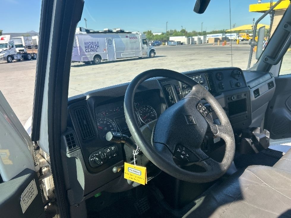 Medium Duty Box Truck-Light and Medium Duty Trucks-International-2021-MV607-Phoenix-AZ-217,737\n\t\tmiles-$ 53,250 - Image 17