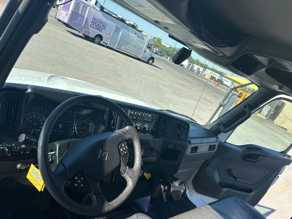 Medium Duty Box Truck-Light and Medium Duty Trucks-International-2021-MV607-Phoenix-AZ-217,737\n\t\tmiles-$ 53,250 - Image 18