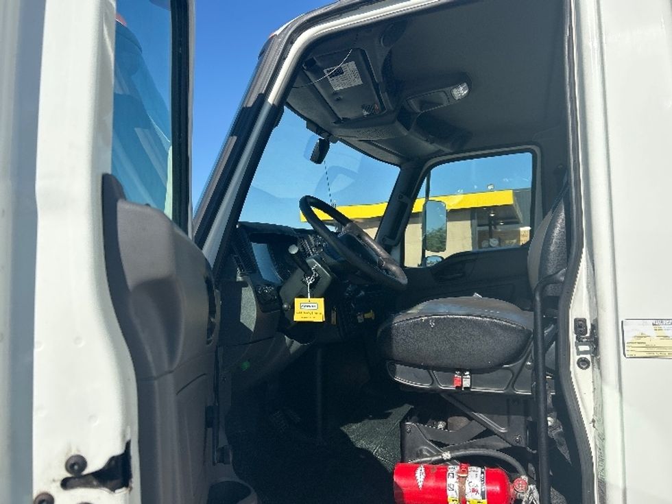 Medium Duty Box Truck-Light and Medium Duty Trucks-International-2021-MV607-Phoenix-AZ-217,737\n\t\tmiles-$ 53,250 - Image 20