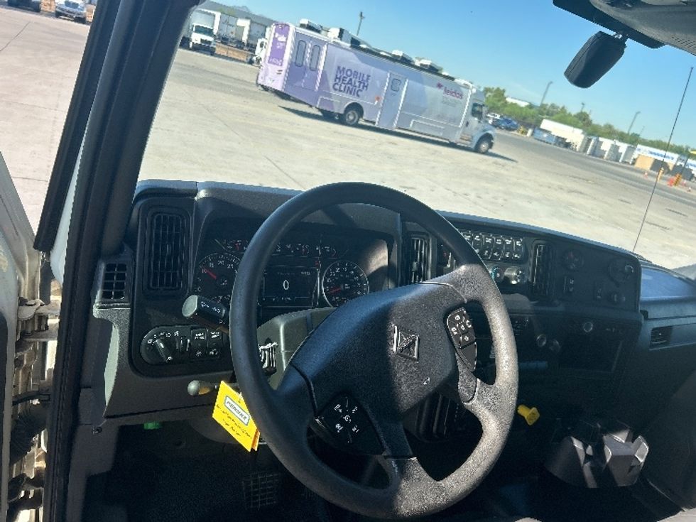 Medium Duty Box Truck-Light and Medium Duty Trucks-International-2021-MV607-Phoenix-AZ-217,737\n\t\tmiles-$ 53,250 - Image 21