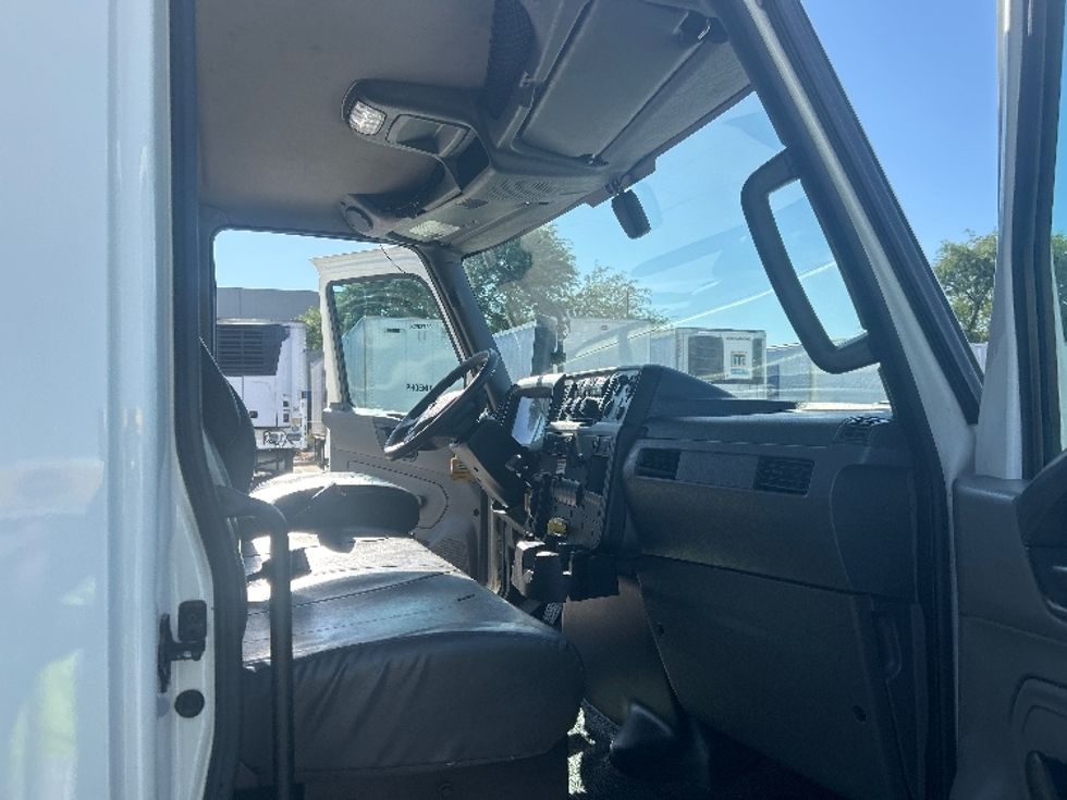 Medium Duty Box Truck-Light and Medium Duty Trucks-International-2021-MV607-Phoenix-AZ-217,737\n\t\tmiles-$ 53,250 - Image 22