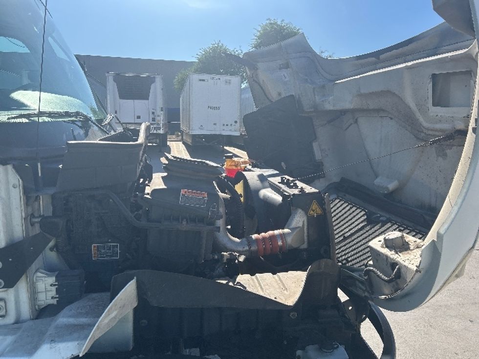Medium Duty Box Truck-Light and Medium Duty Trucks-International-2021-MV607-Phoenix-AZ-217,737\n\t\tmiles-$ 53,250 - Image 23