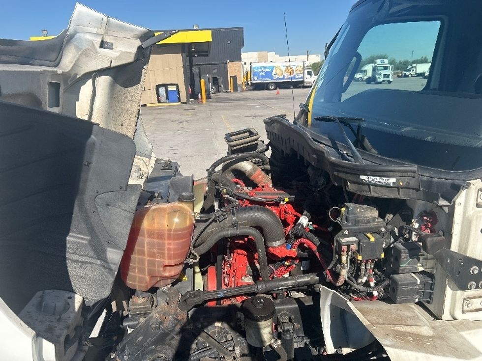 Medium Duty Box Truck-Light and Medium Duty Trucks-International-2021-MV607-Phoenix-AZ-217,737\n\t\tmiles-$ 53,250 - Image 24