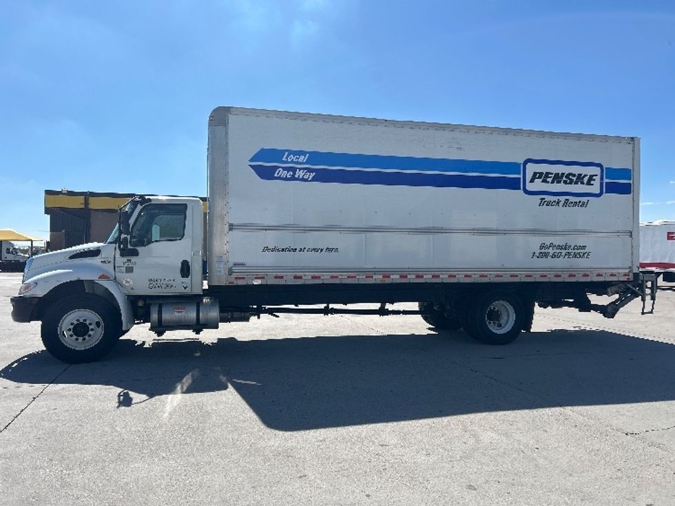 Medium Duty Box Truck-Light and Medium Duty Trucks-International-2021-MV607-Phoenix-AZ-217,737\n\t\tmiles-$ 53,250 - Image 4