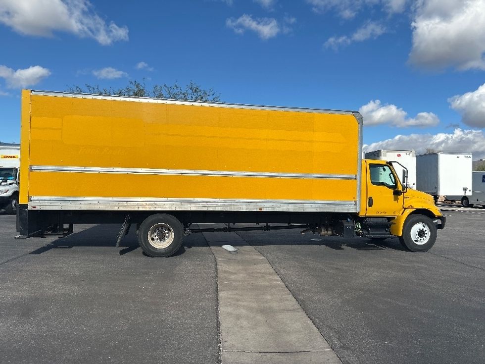 Medium Duty Box Truck-Light and Medium Duty Trucks-International-2021-MV607-Phoenix-AZ-221,047\n\t\tmiles-$ 39,250 - Image 14