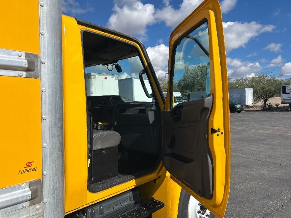 Medium Duty Box Truck-Light and Medium Duty Trucks-International-2021-MV607-Phoenix-AZ-221,047\n\t\tmiles-$ 39,250 - Image 17