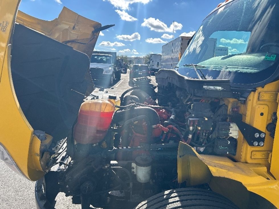 Medium Duty Box Truck-Light and Medium Duty Trucks-International-2021-MV607-Phoenix-AZ-221,047\n\t\tmiles-$ 39,250 - Image 21